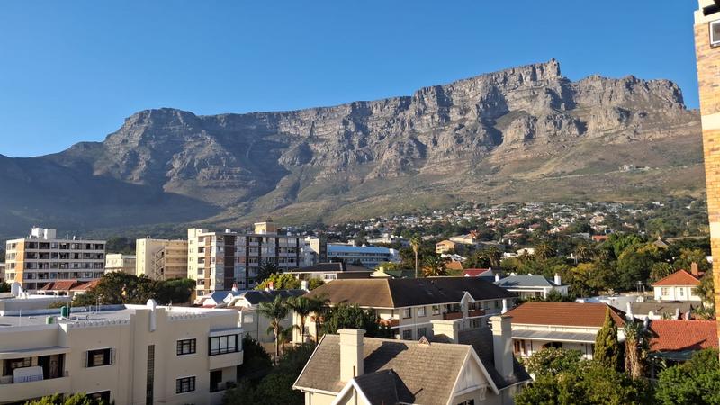 2 Bedroom Property for Sale in Gardens Western Cape